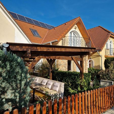 Medea Apartman Бюк Экстерьер фото